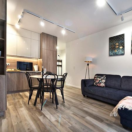 Goclaw P&O Serviced Apartments Варшава Екстер'єр фото