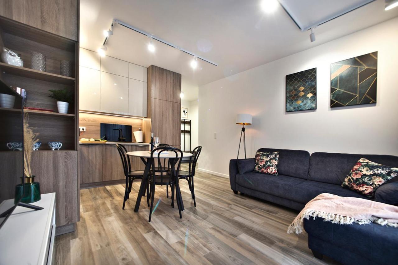 Goclaw P&O Serviced Apartments Варшава Екстер'єр фото