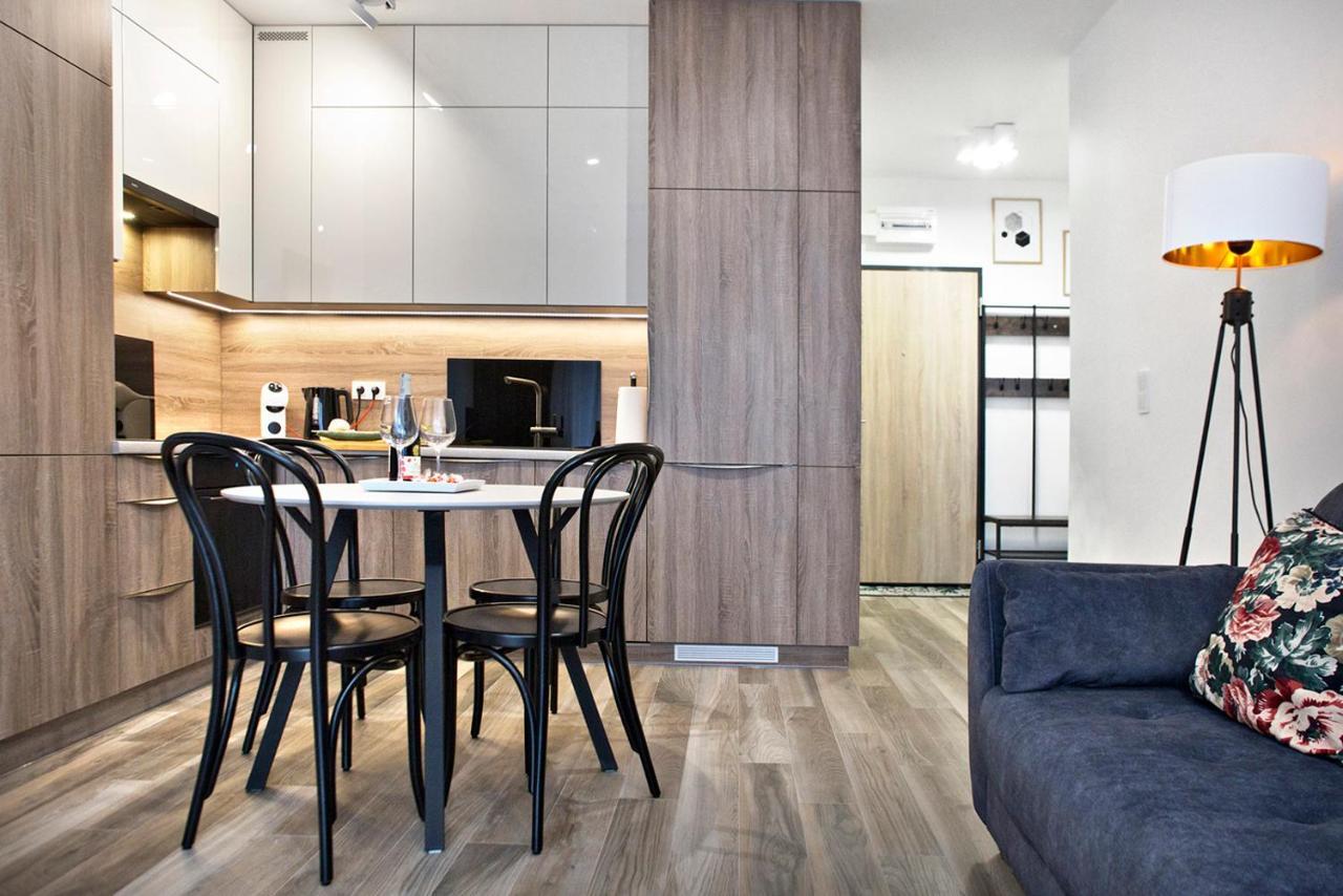 Goclaw P&O Serviced Apartments Варшава Екстер'єр фото